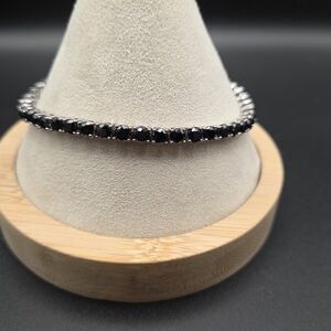 Sterling Silver Black Stone, 8 Inch Bracelet.